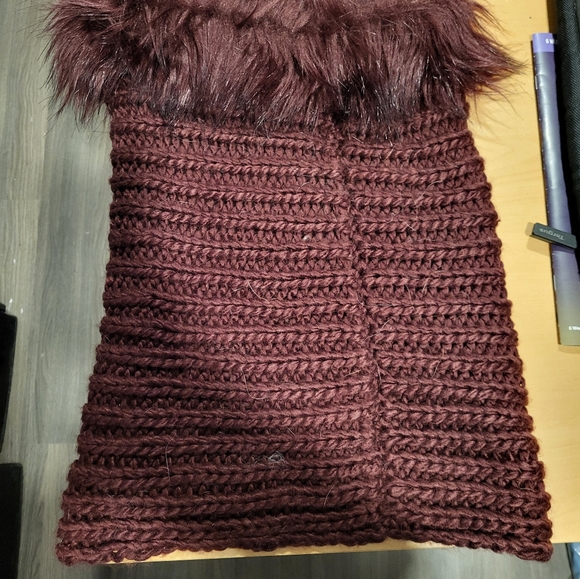 Scarf - Picture 2 of 3